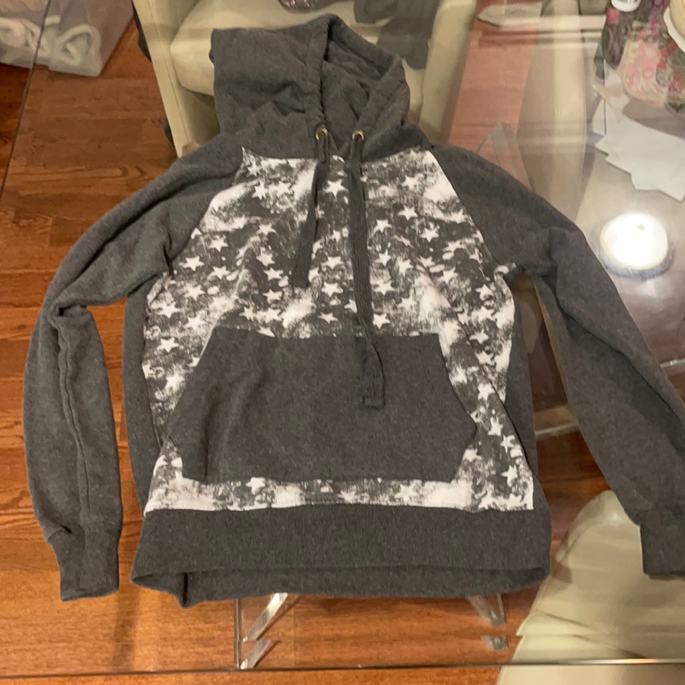 X-S-Ive Gray star soft hoodie small